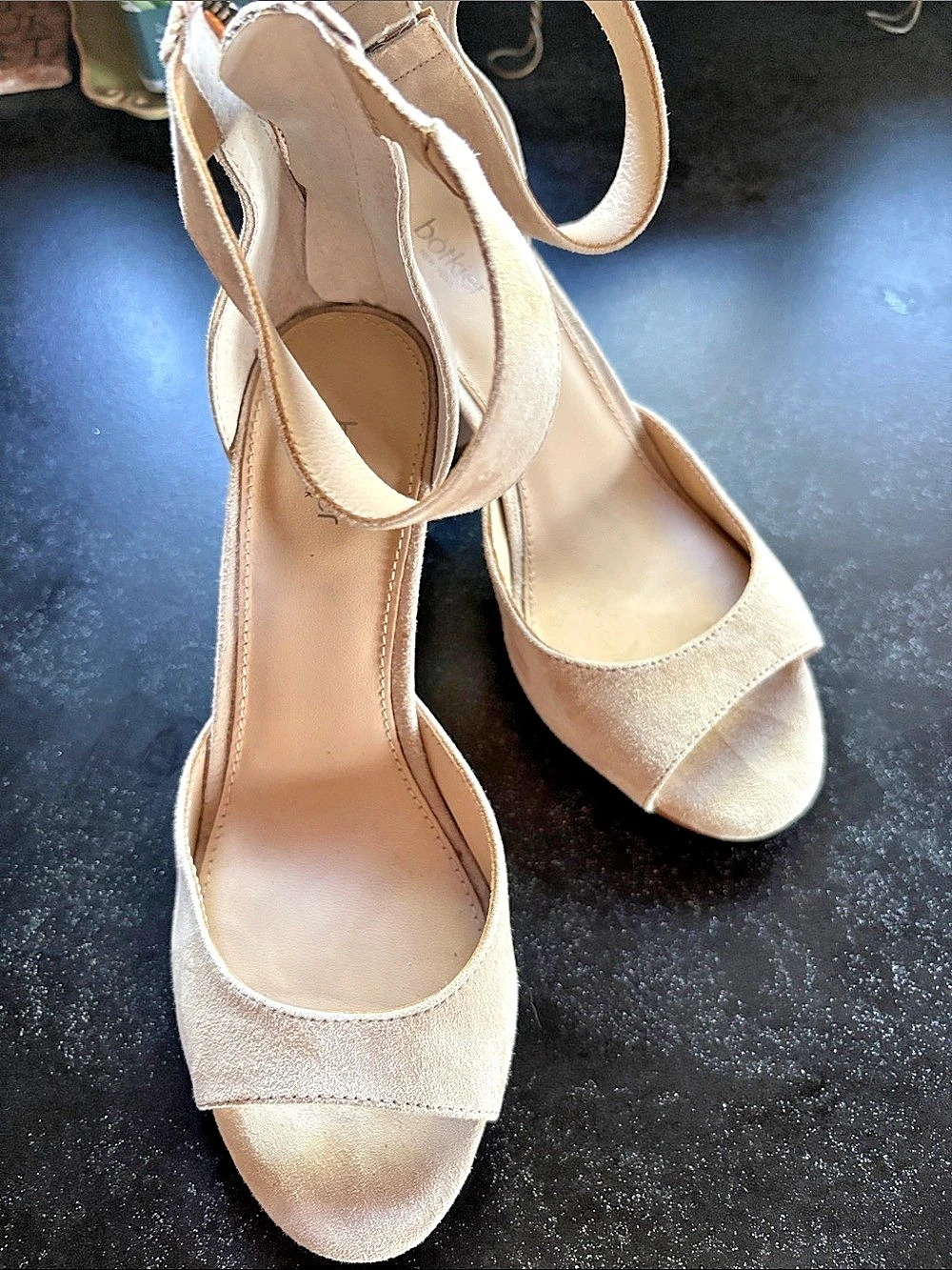 Botkier Pilar Gold Heels